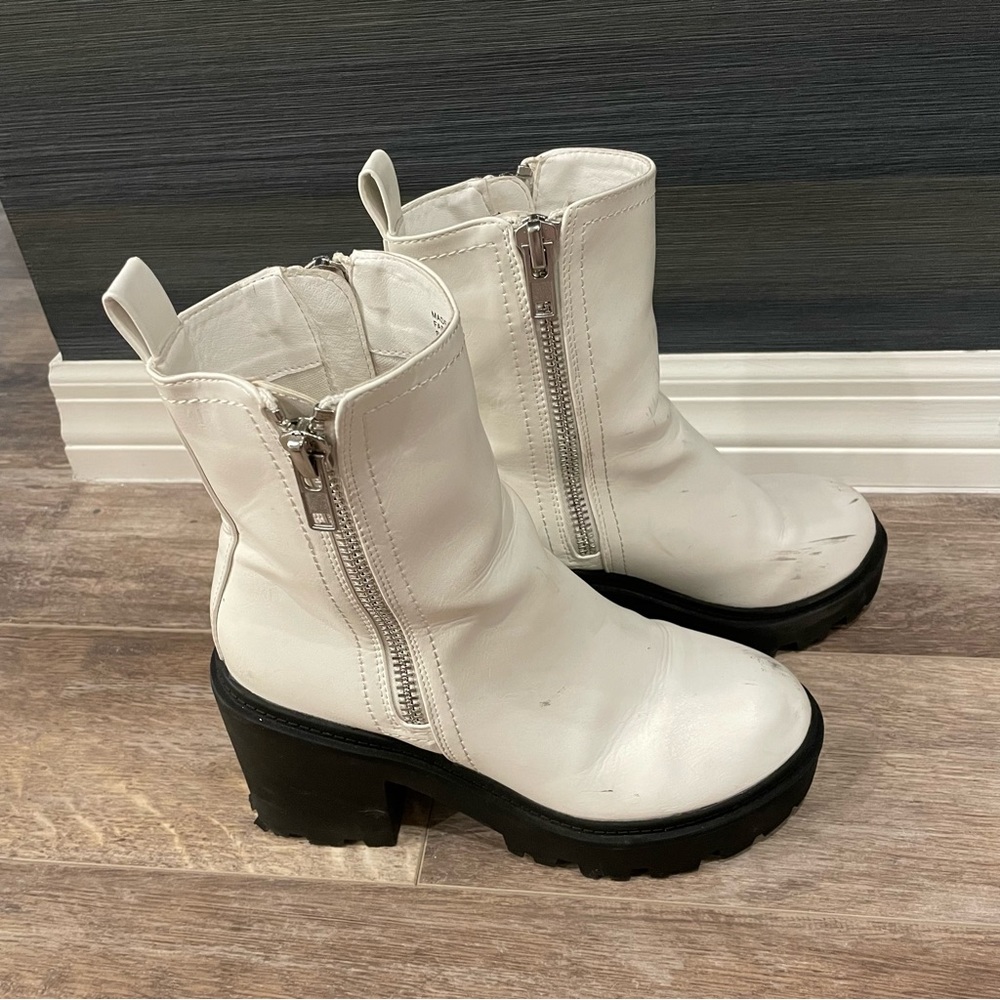 Urban Outfitters White Boots - Picture 2 of 4